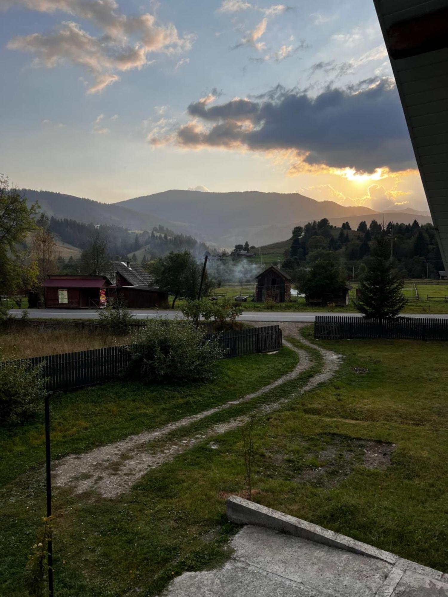 Грибова Хата Верховина Экстерьер фото